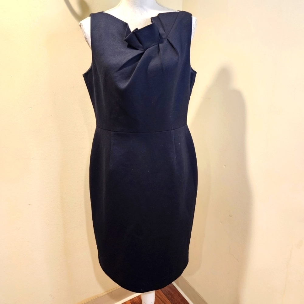 TAHARI Black Knee Length Formal Business Casual Sleevesless Dress Size 12